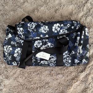 Vera Bradley Frosted Floral Lighten Up Active Duffel Bag NWT